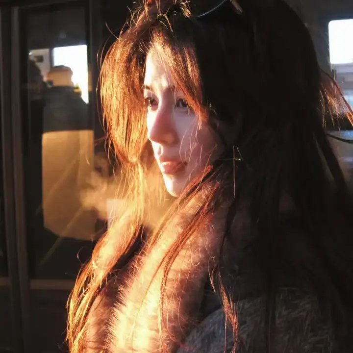 巴黎窈窕熟女 海报