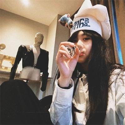 封闭女子监狱 海报